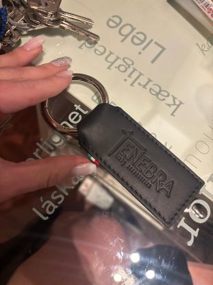 Immagine di Porta Chiavi Keychain Tenebra Keyring (fatto a mano Made in Italy, elegante e decisamente robusto)